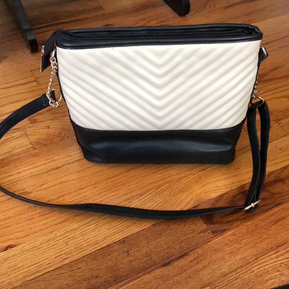 Crossbody pocketbook